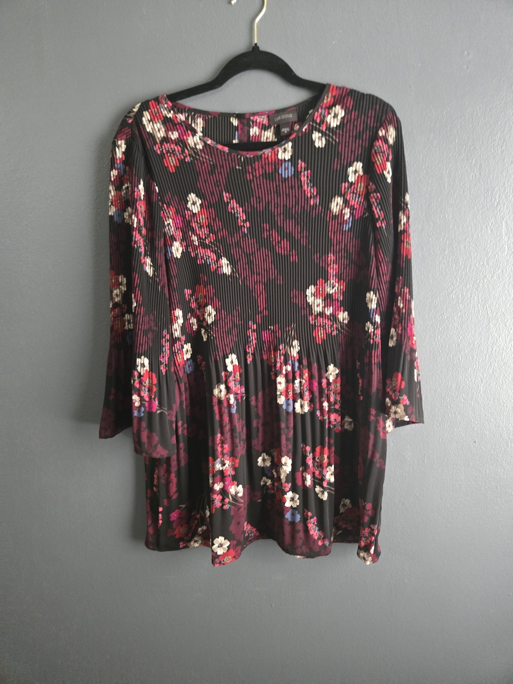 J. Jill Wearever Collection Black Floral Pleated Watercolor Tunic Medium